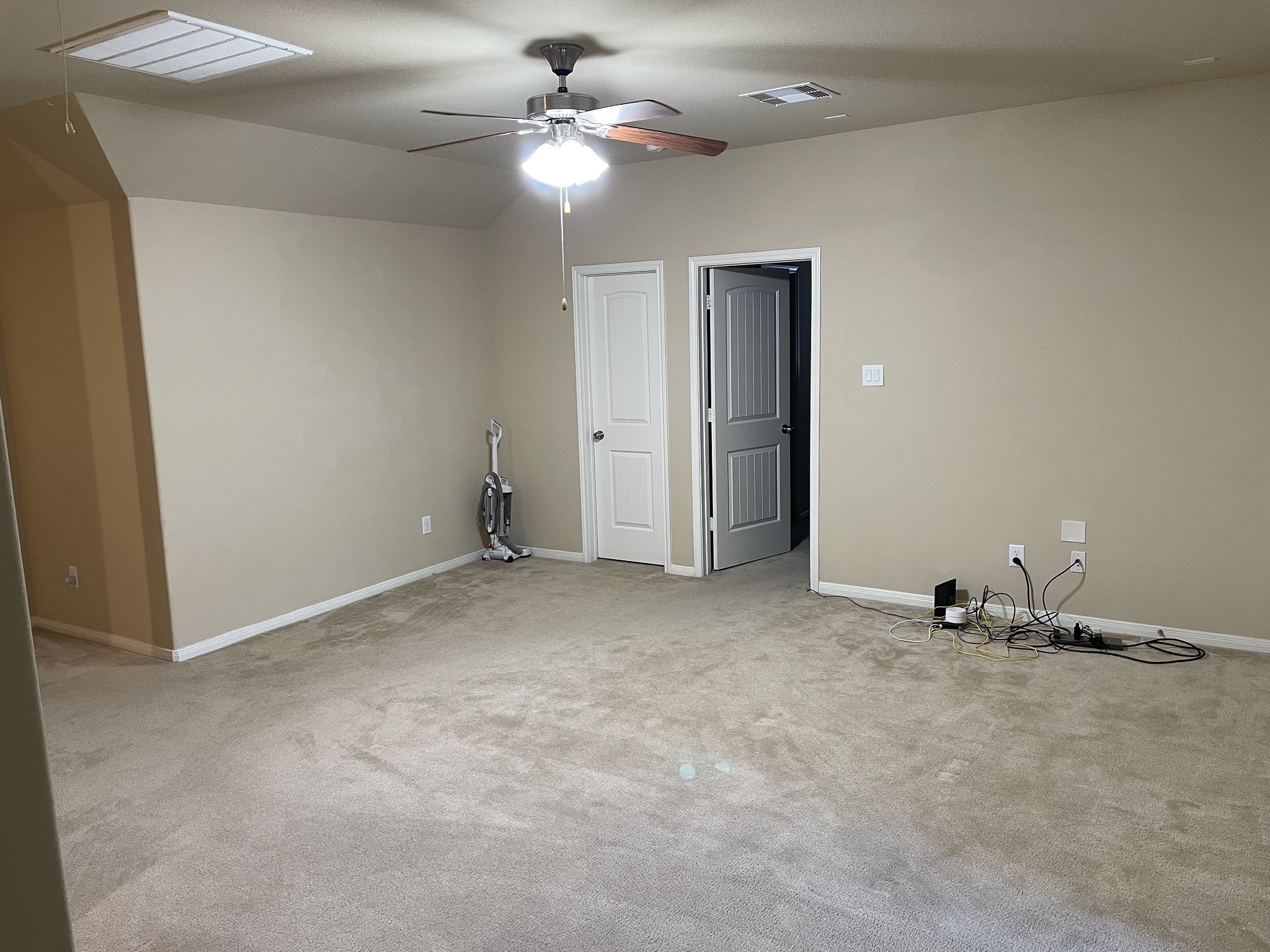9111 Turnbull Lane Rosenberg, TX 77469 - Photo 12 of 29 a view of an empty room with a window