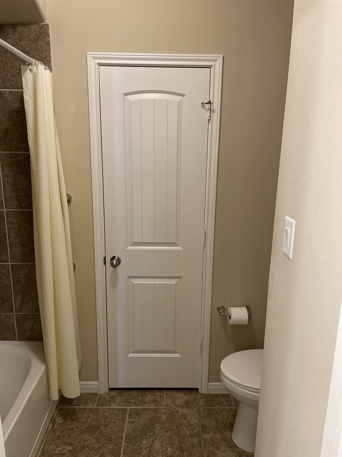 9111 Turnbull Lane Rosenberg, TX 77469 - Photo 21 of 29 a bathroom with a toilet and a shower