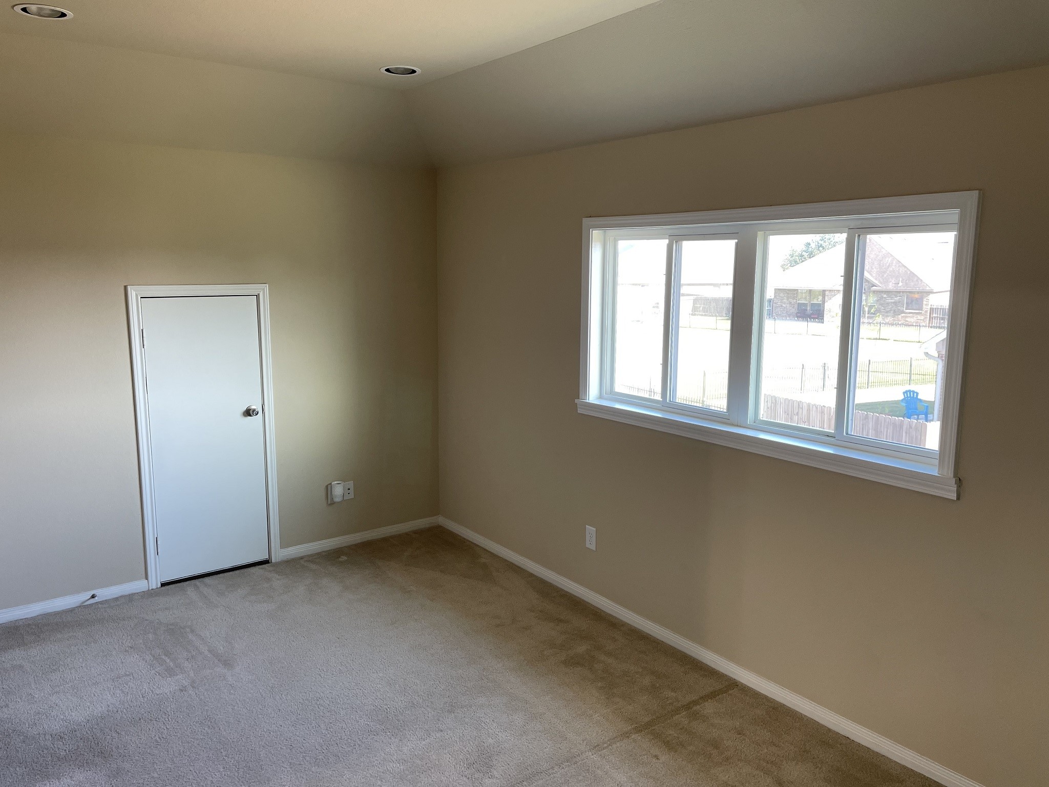 9111 Turnbull Lane Rosenberg, TX 77469 - Photo 10 of 29 an empty room with a window