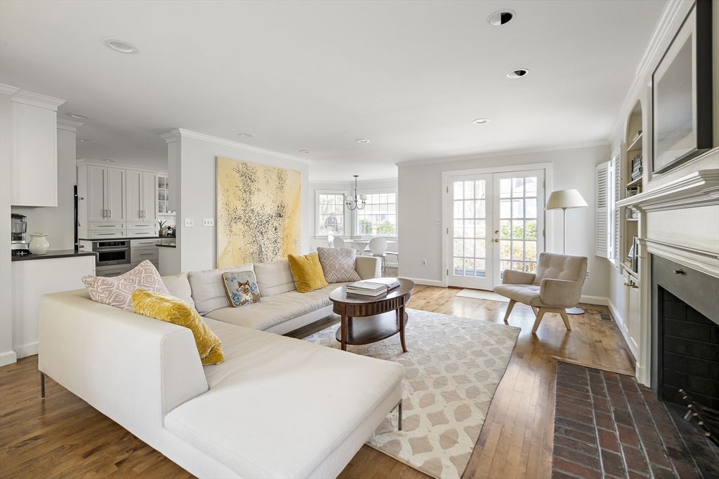 58 Cottage Street Wellesley, MA 02482 - Photo 9 of 28