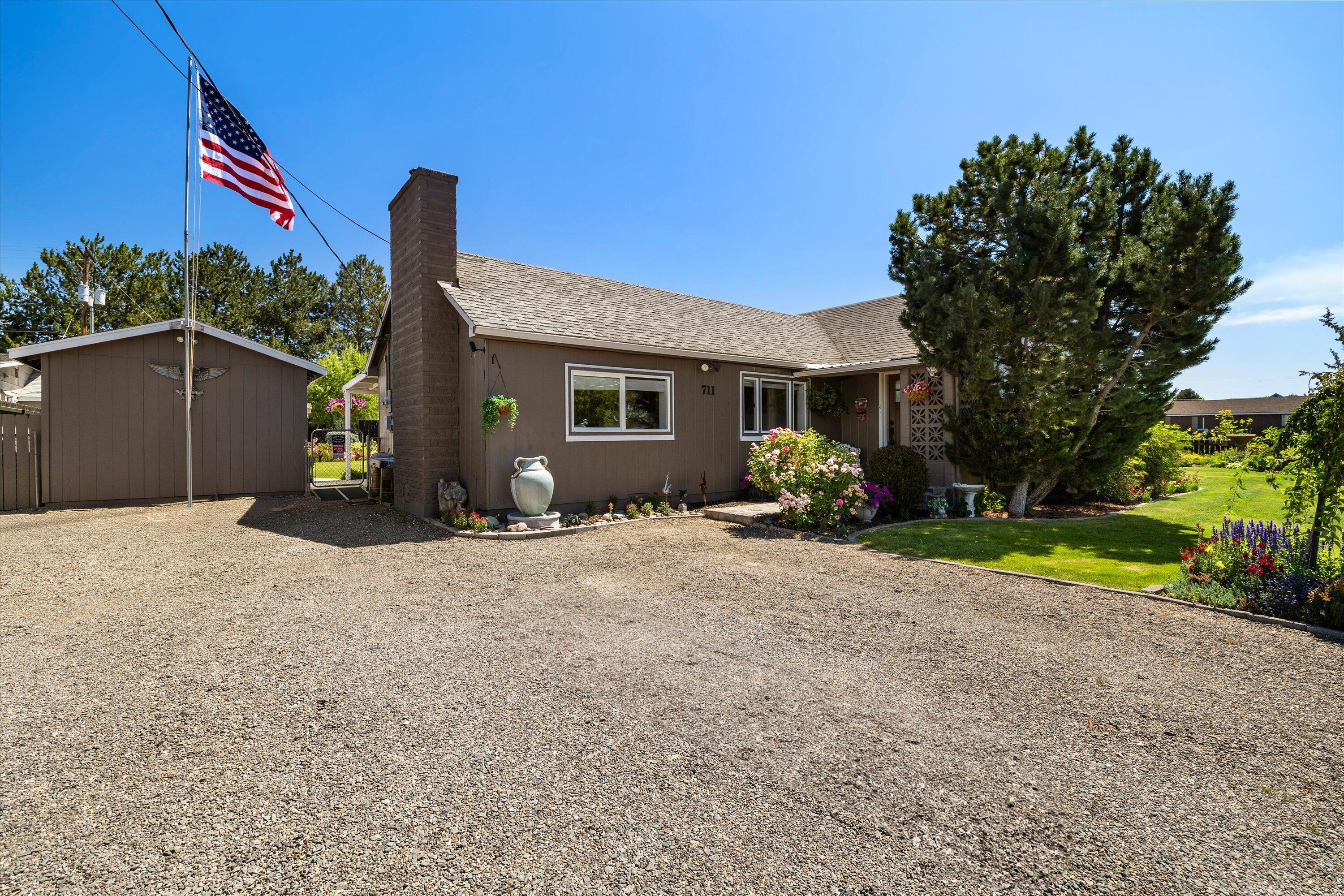 711 Southwest 3rd Street Madras, OR 97741 - Photo 1 of 56 01-20250814 JILL ROSELL-44