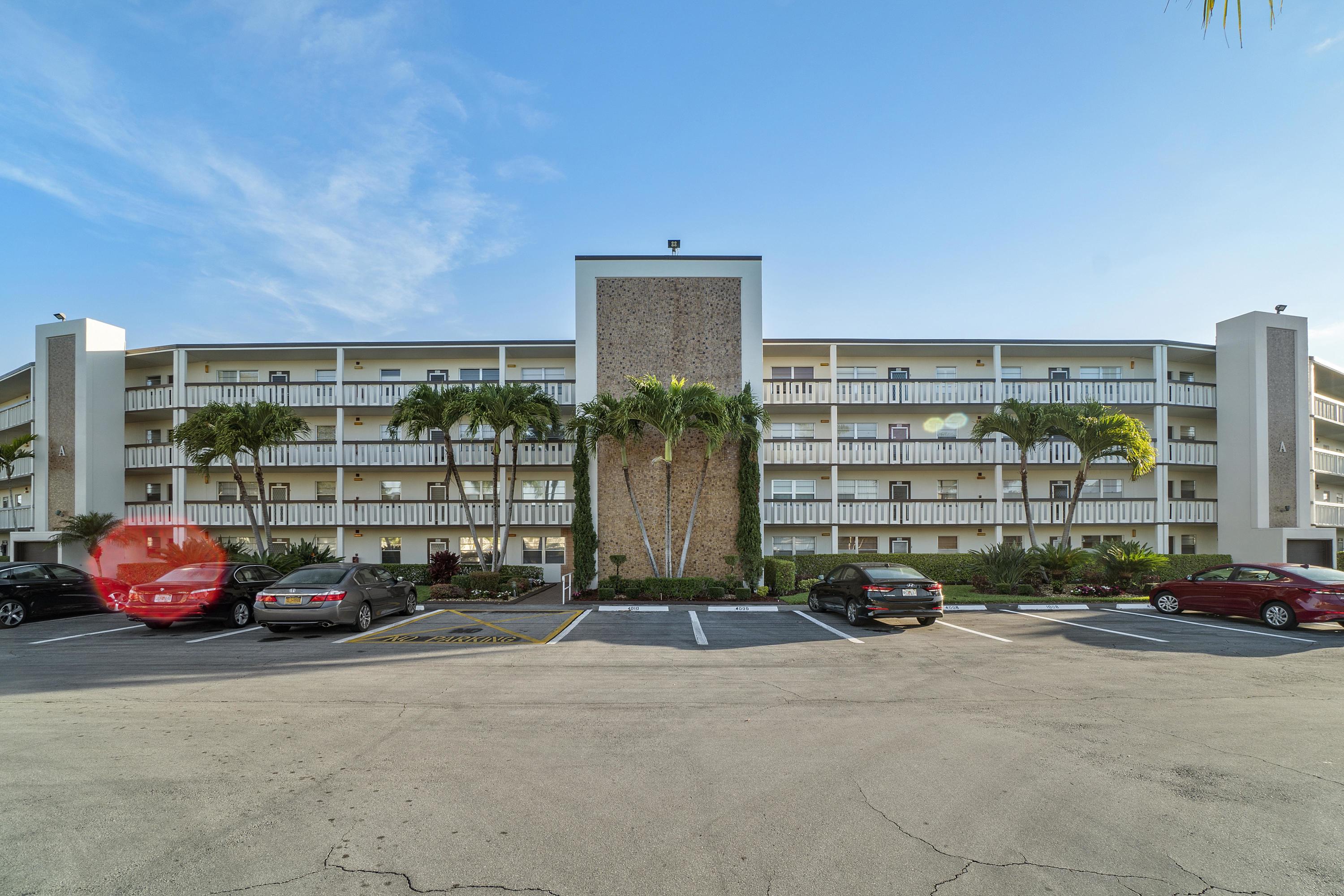 3008 Hythe A Boca Raton, FL 33434 - Photo 1 of 29 Front