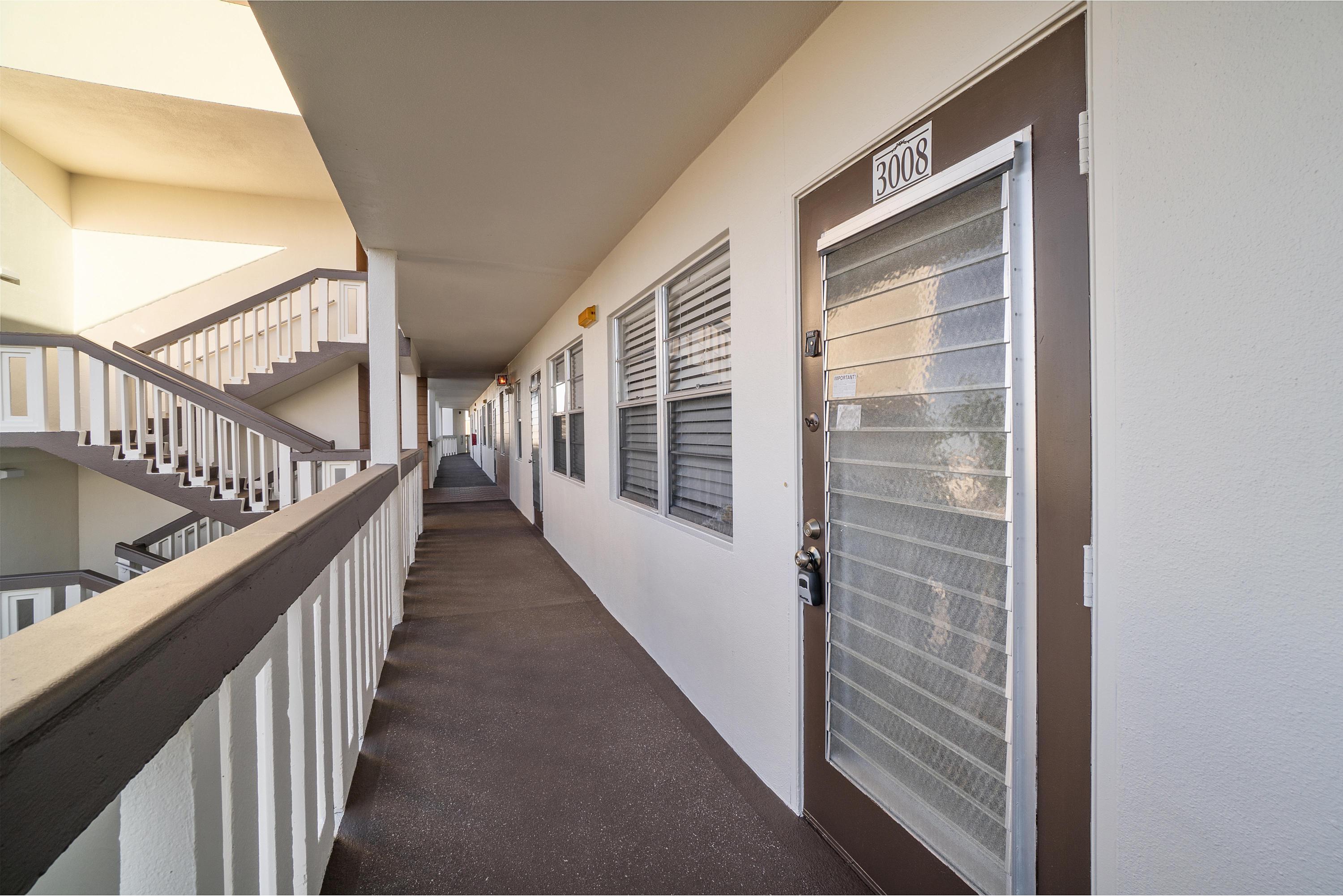 3008 Hythe A Boca Raton, FL 33434 - Photo 2 of 29 3008 Hythe A_03