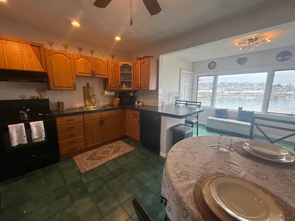 $2,975 | 235 Washington Avenue, Unit 2, Winthrop, MA 02152