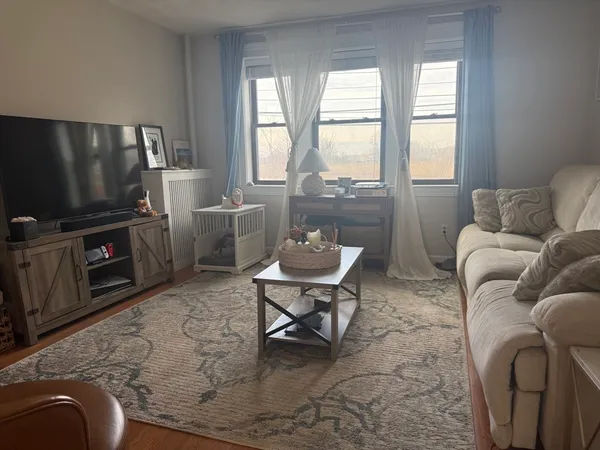 $2,975 | 235 Washington Avenue, Unit 2, Winthrop, MA 02152
