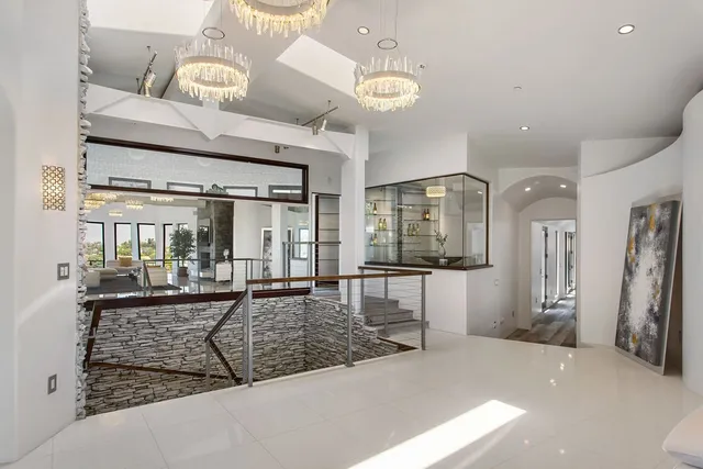 $42,000 | 2955 Passmore Drive, Los Angeles, CA 90068