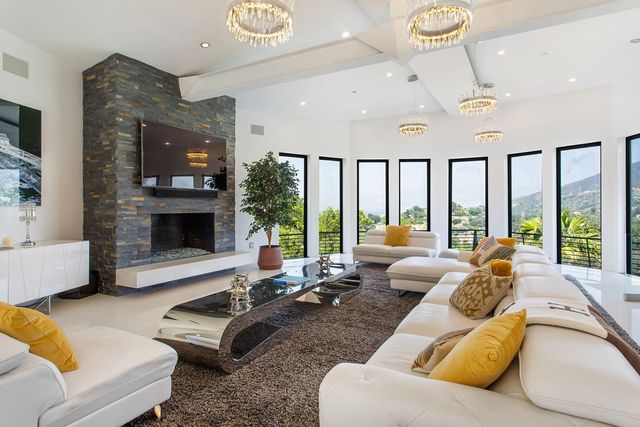 $42,000 | 2955 Passmore Drive, Los Angeles, CA 90068