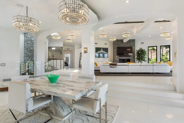 $42,000 | 2955 Passmore Drive, Los Angeles, CA 90068