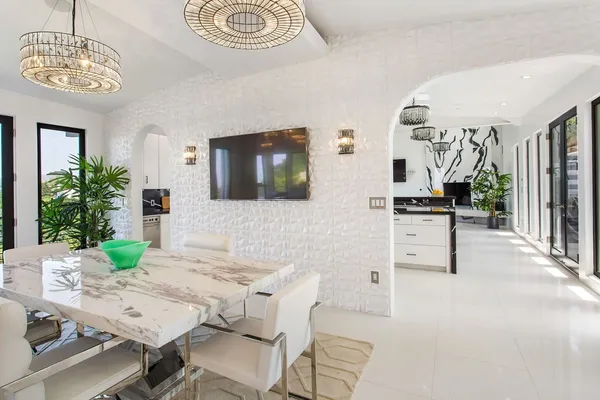 $42,000 | 2955 Passmore Drive, Los Angeles, CA 90068