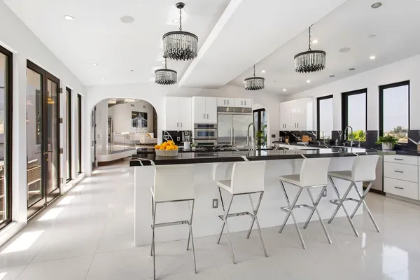 $42,000 | 2955 Passmore Drive, Los Angeles, CA 90068