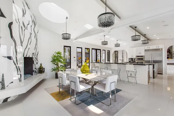 $42,000 | 2955 Passmore Drive, Los Angeles, CA 90068