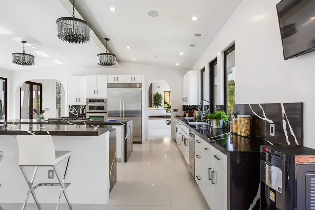 $42,000 | 2955 Passmore Drive, Los Angeles, CA 90068