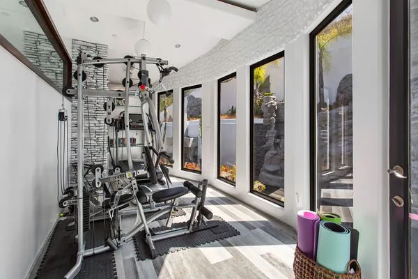 $42,000 | 2955 Passmore Drive, Los Angeles, CA 90068