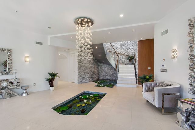 $42,000 | 2955 Passmore Drive, Los Angeles, CA 90068