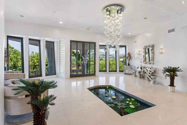 $42,000 | 2955 Passmore Drive, Los Angeles, CA 90068