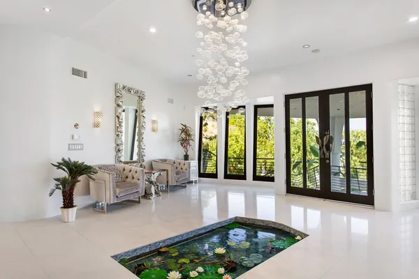 $42,000 | 2955 Passmore Drive, Los Angeles, CA 90068