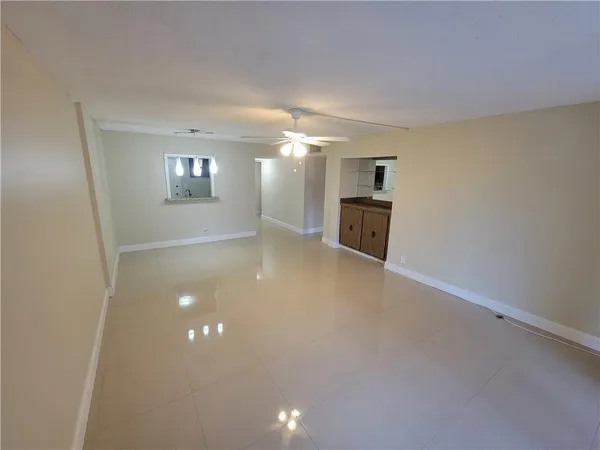 $2,000 | 404 Northwest 68th Avenue, Unit 316, Plantation, FL 33317