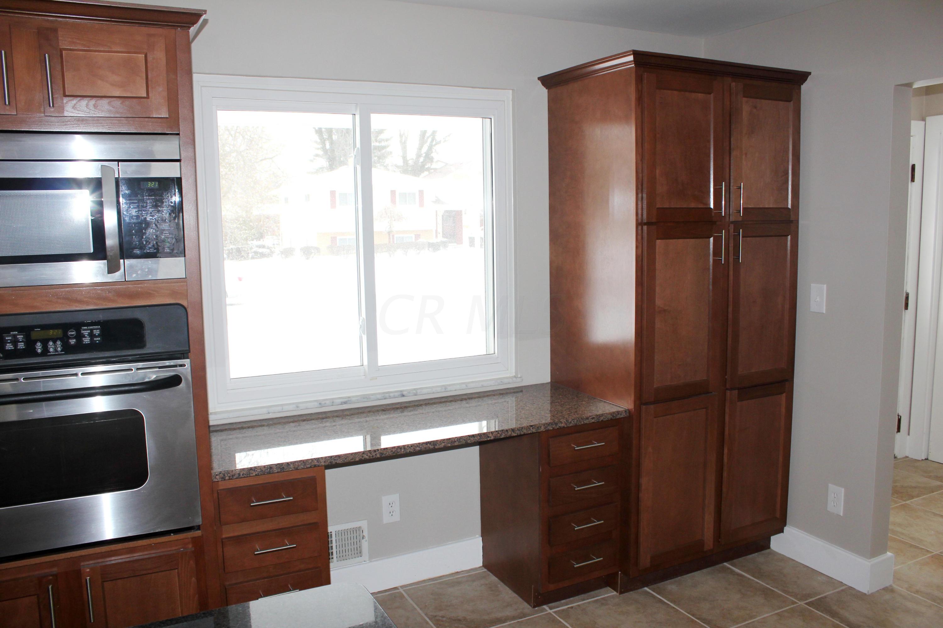 4166 Ashmore Road Columbus, OH 43220 - Photo 6 of 26