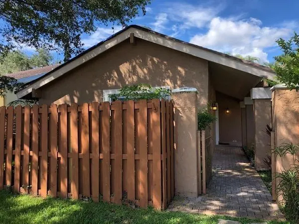 $3,900 | 60 Forest Circle, Cooper City, FL 33026