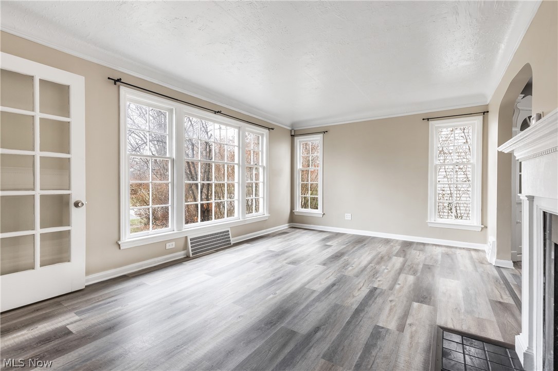 3668 Grosvenor Road Cleveland Heights, OH 44118 - Photo 3 of 18