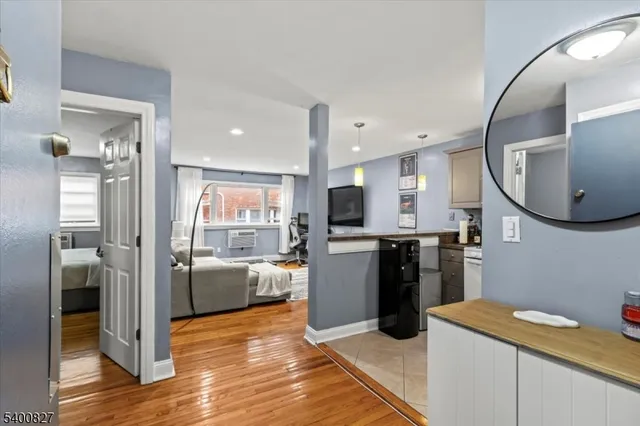 $219,995 | 816 West Grand Street, Elizabeth, NJ 07202