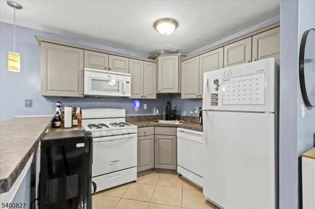 $219,995 | 816 West Grand Street, Elizabeth, NJ 07202