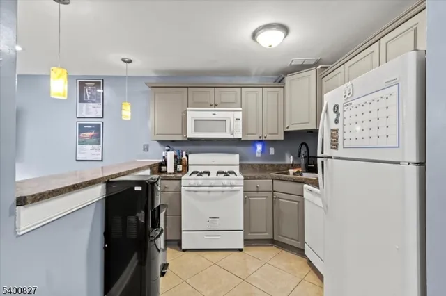 $219,995 | 816 West Grand Street, Elizabeth, NJ 07202