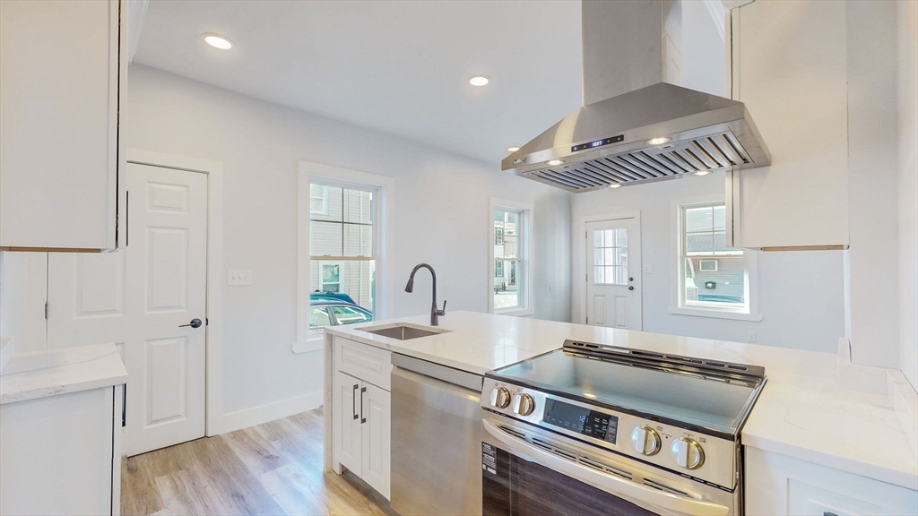 24 Alfred Street Everett, MA 02149 - Photo 5 of 38