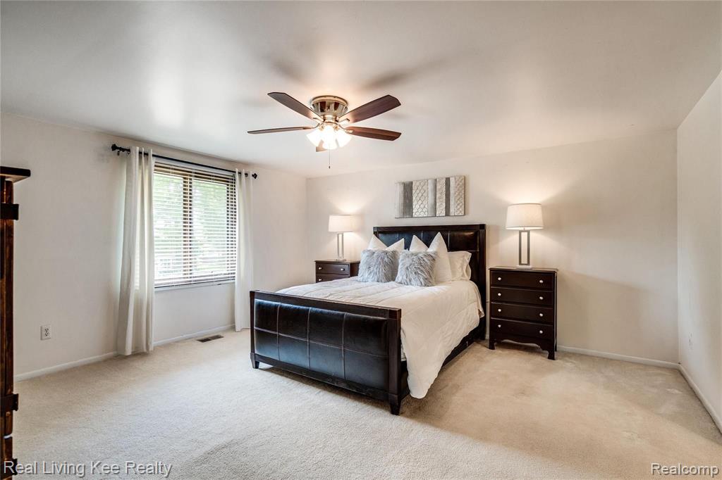 1802 North Kilburn Road Rochester Hills, MI 48306 - Photo 20 of 35