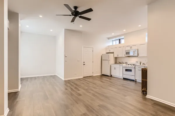 $1,500 | 226 East Illinois Street, Unit 6, Lemont, IL 60439