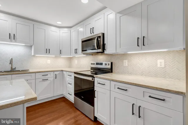 $3,995 | 6805 Reynard Drive, Springfield, VA 22152