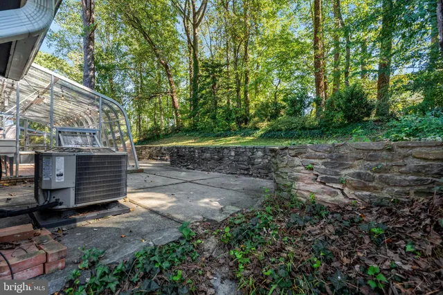 $3,995 | 6805 Reynard Drive, Springfield, VA 22152