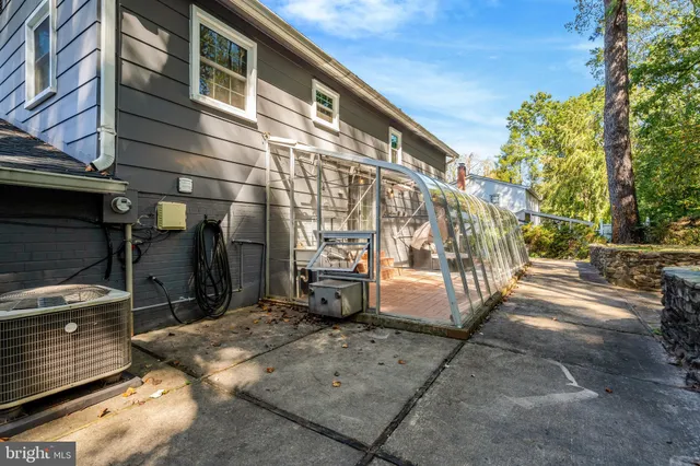 $3,995 | 6805 Reynard Drive, Springfield, VA 22152