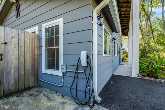 $3,995 | 6805 Reynard Drive, Springfield, VA 22152