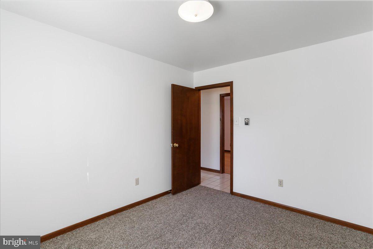 11910 Beavervale Road Smithsburg, MD 21783 - Photo 17 of 27 Second Bedroom