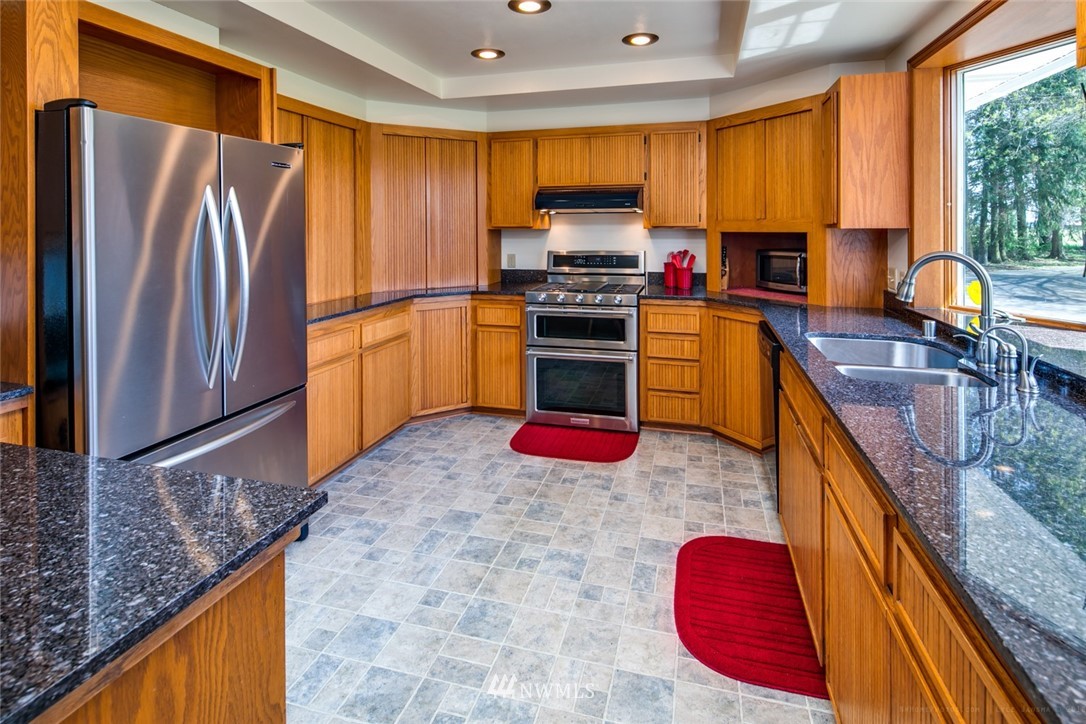 6651 Lunde Road Everson, WA 98247 - Photo 5 of 25