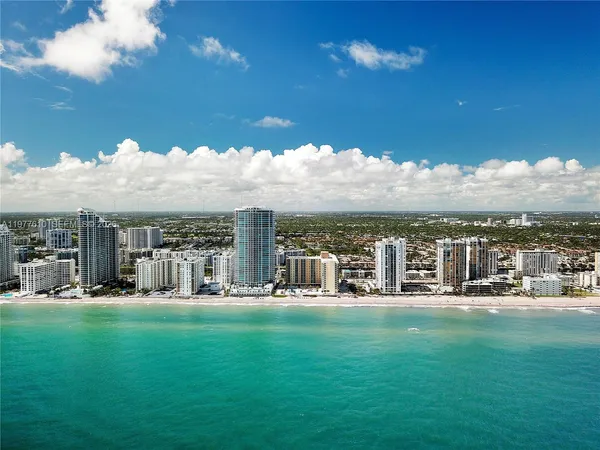 $3,000 | 2501 South Ocean Drive, Unit 1615, Hollywood, FL 33019
