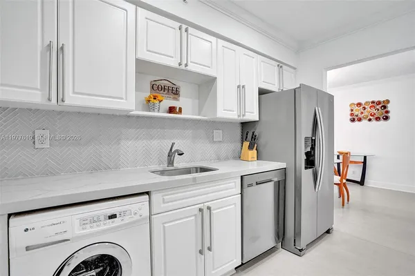 $3,000 | 2501 South Ocean Drive, Unit 1615, Hollywood, FL 33019