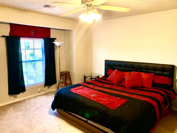 $1,925 | 2105 Main Street, Unit 1, Lubbock, TX 79401