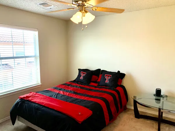 $1,925 | 2105 Main Street, Unit 1, Lubbock, TX 79401