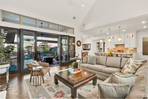 $1,200,000 | 402 Palladian Boulevard, Southlake, TX 76092