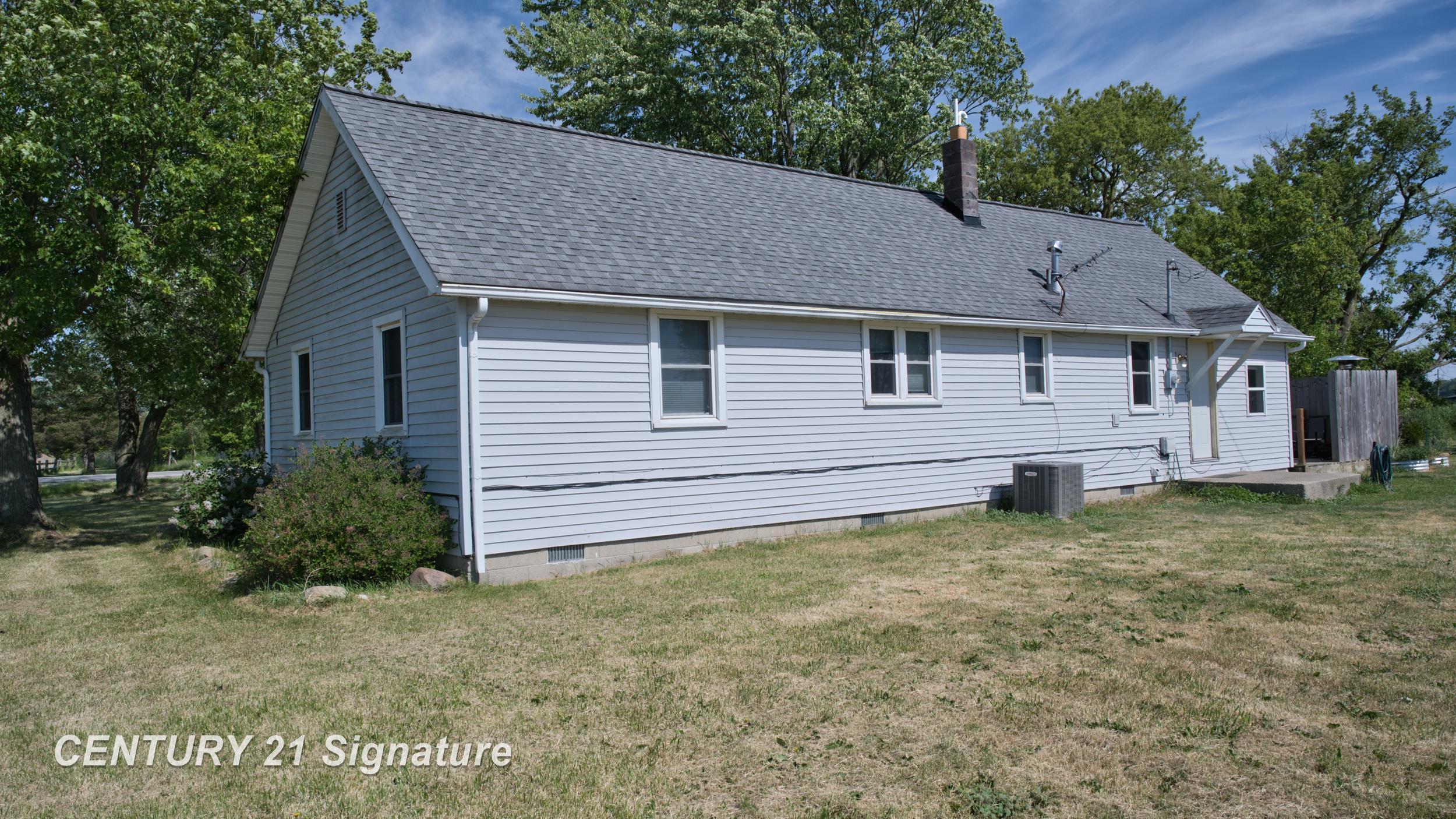 5940 E Road Saginaw, MI 48601 - Photo 4 of 28 50210424-eac51372-af29-4e0f-96c3-f56d08dfedaa.JPG