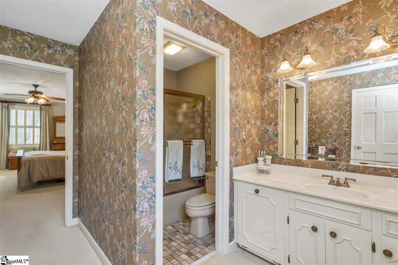 2117 Cleveland St Extension Greenville, SC 29607 - Photo 18 of 36