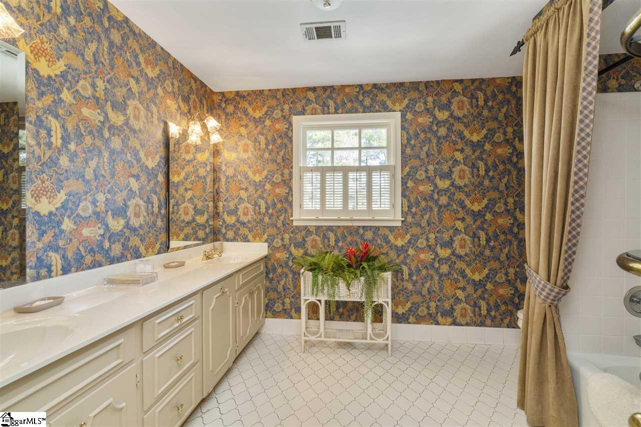 2117 Cleveland St Extension Greenville, SC 29607 - Photo 22 of 36