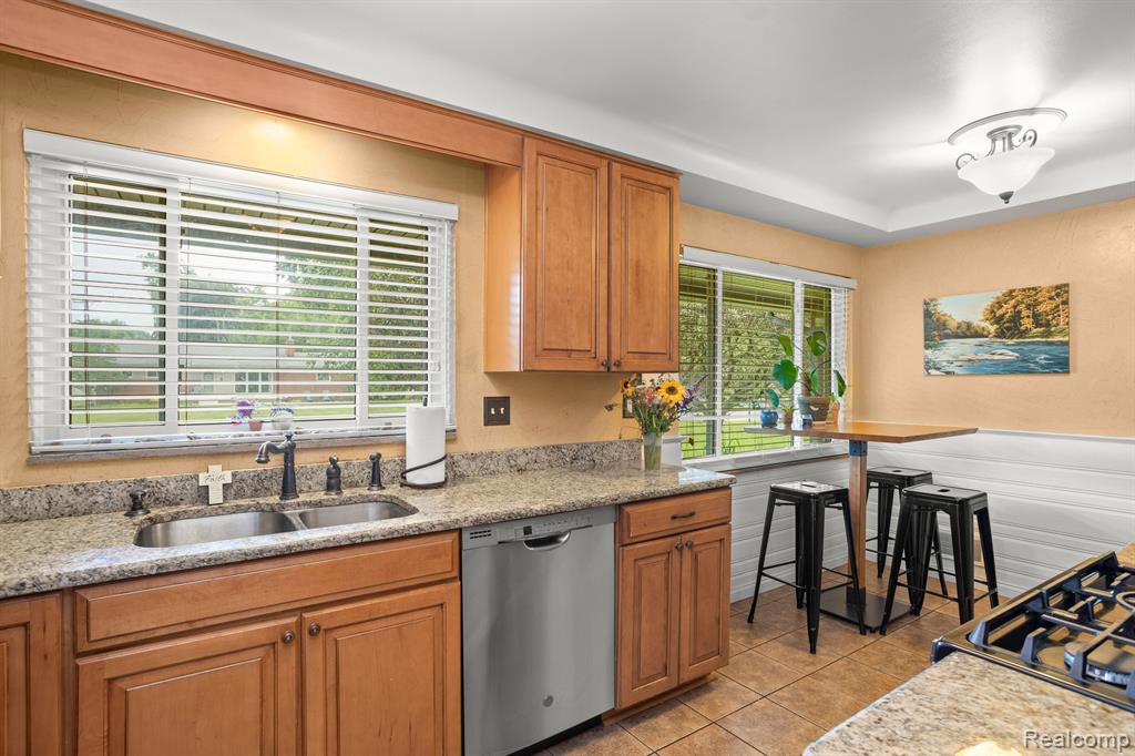 28473 Westerleigh Road Farmington Hills, MI 48334 - Photo 14 of 29 Gallery Image 14