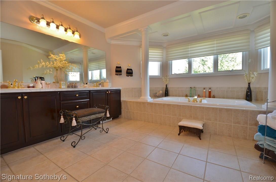 556 Springview Drive Rochester, MI 48307 - Photo 21 of 35 21.JPG