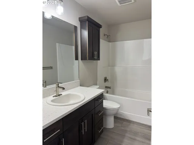 $315,000 | 158 Southeast Mosher Avenue, Roseburg, OR 97470