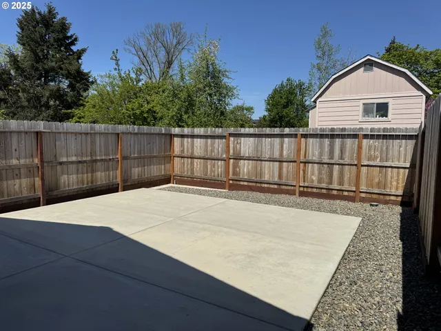 $315,000 | 158 Southeast Mosher Avenue, Roseburg, OR 97470