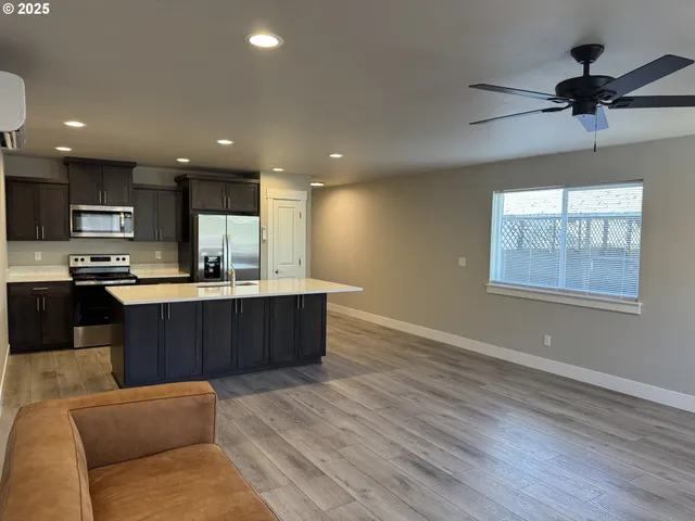 $315,000 | 158 Southeast Mosher Avenue, Roseburg, OR 97470