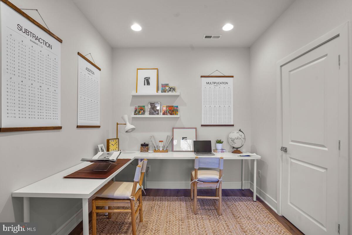 43435 Farringdon Square Ashburn, VA 20148 - Photo 4 of 39